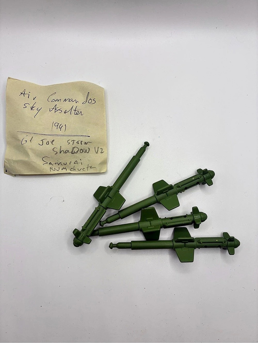 Hasbro G.I. Joe AH-74 Desert Apache / Monster Blaster A.P.C. Missile Accessories